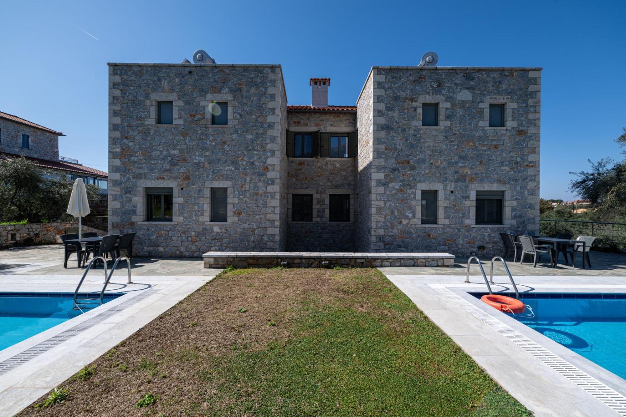 Villa Torri Di Pietra à Stoúpa Extérieur photo