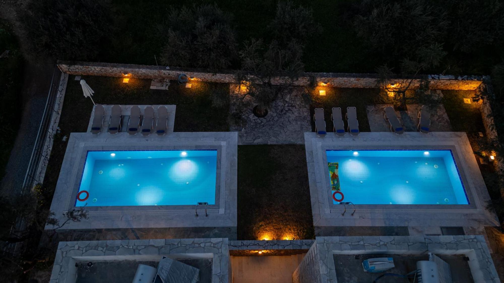Villa Torri Di Pietra à Stoúpa Extérieur photo