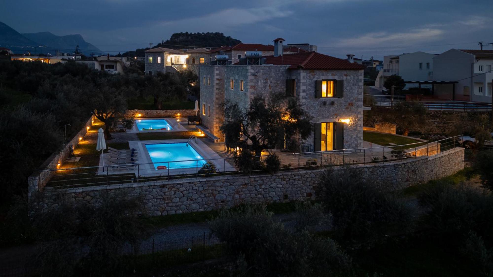 Villa Torri Di Pietra à Stoúpa Extérieur photo