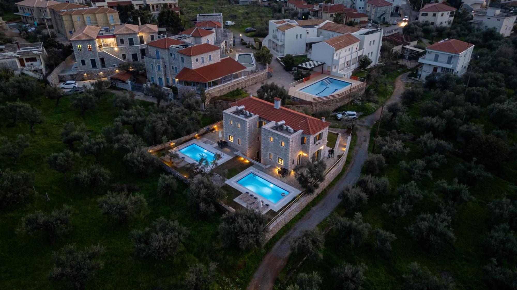Villa Torri Di Pietra à Stoúpa Extérieur photo