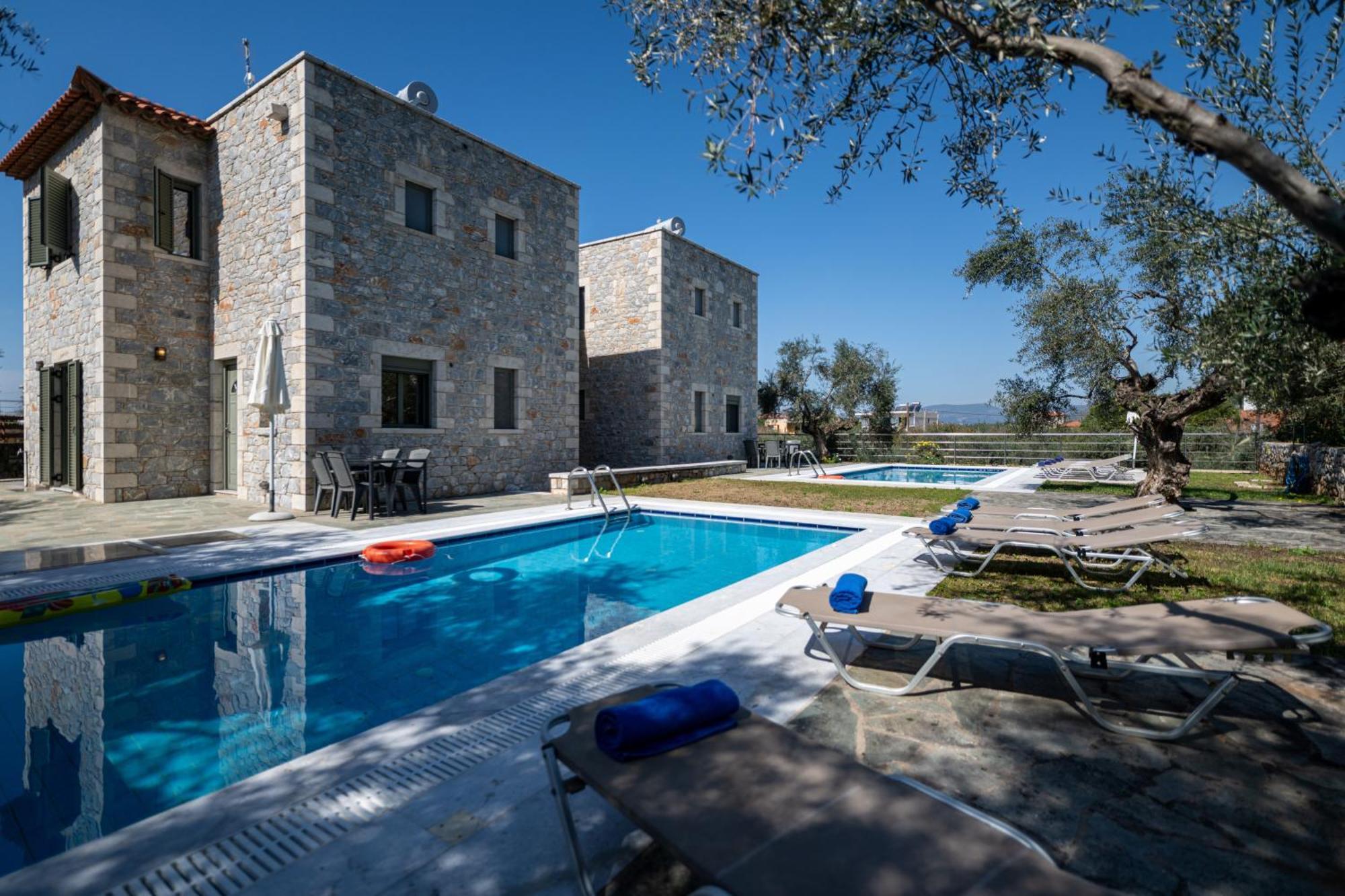 Villa Torri Di Pietra à Stoúpa Extérieur photo