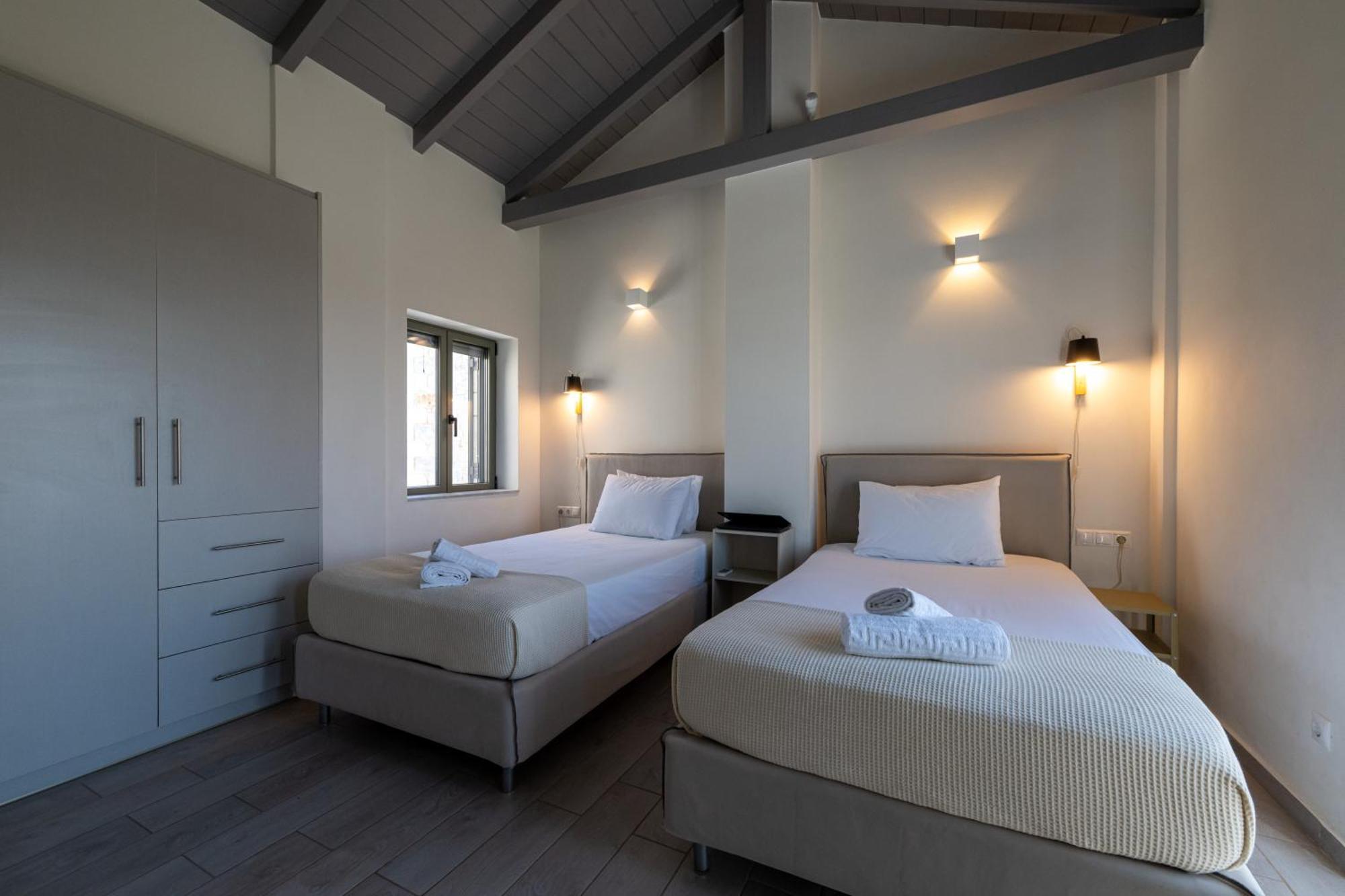 Villa Torri Di Pietra à Stoúpa Extérieur photo