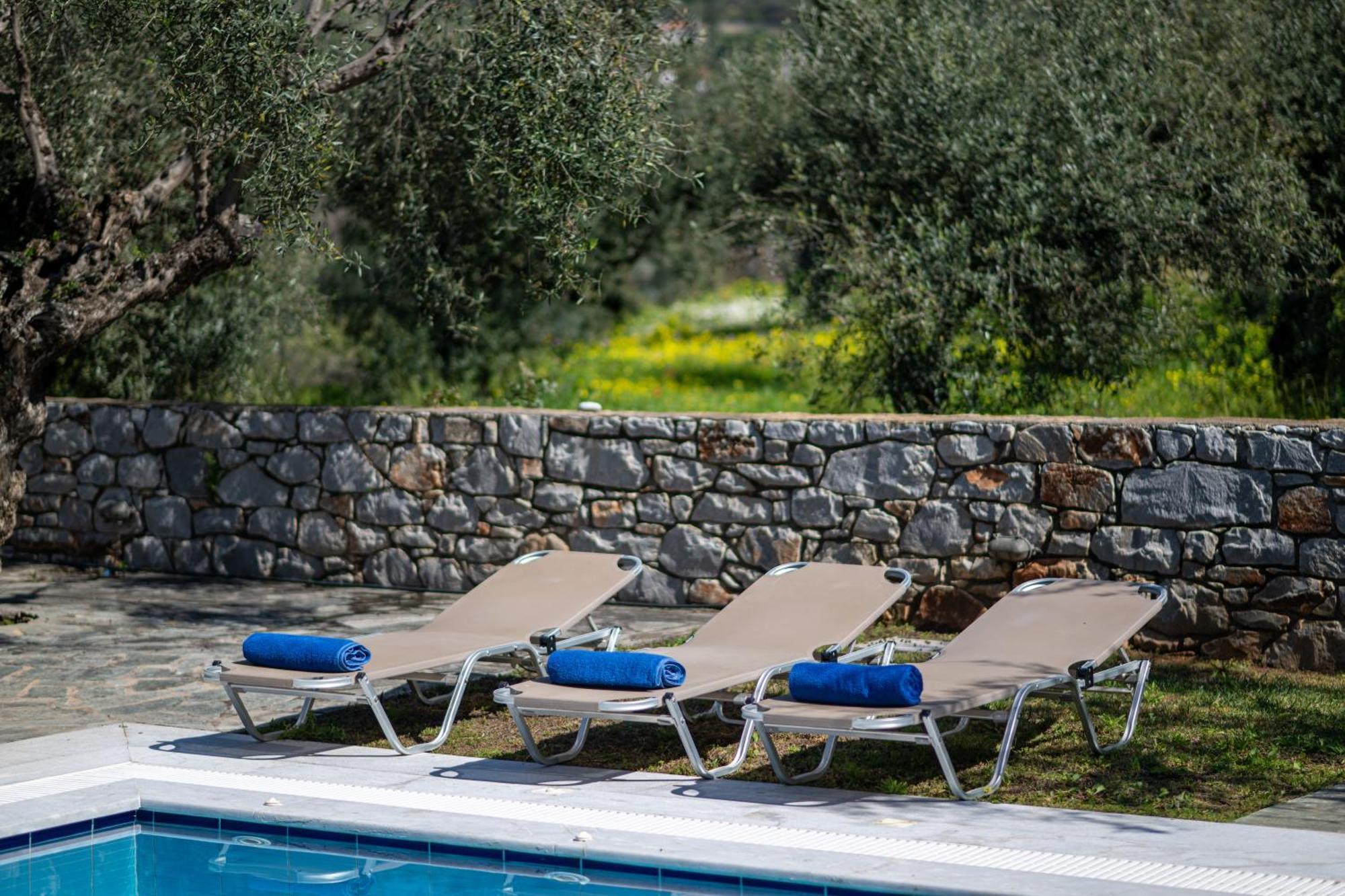 Villa Torri Di Pietra à Stoúpa Chambre photo