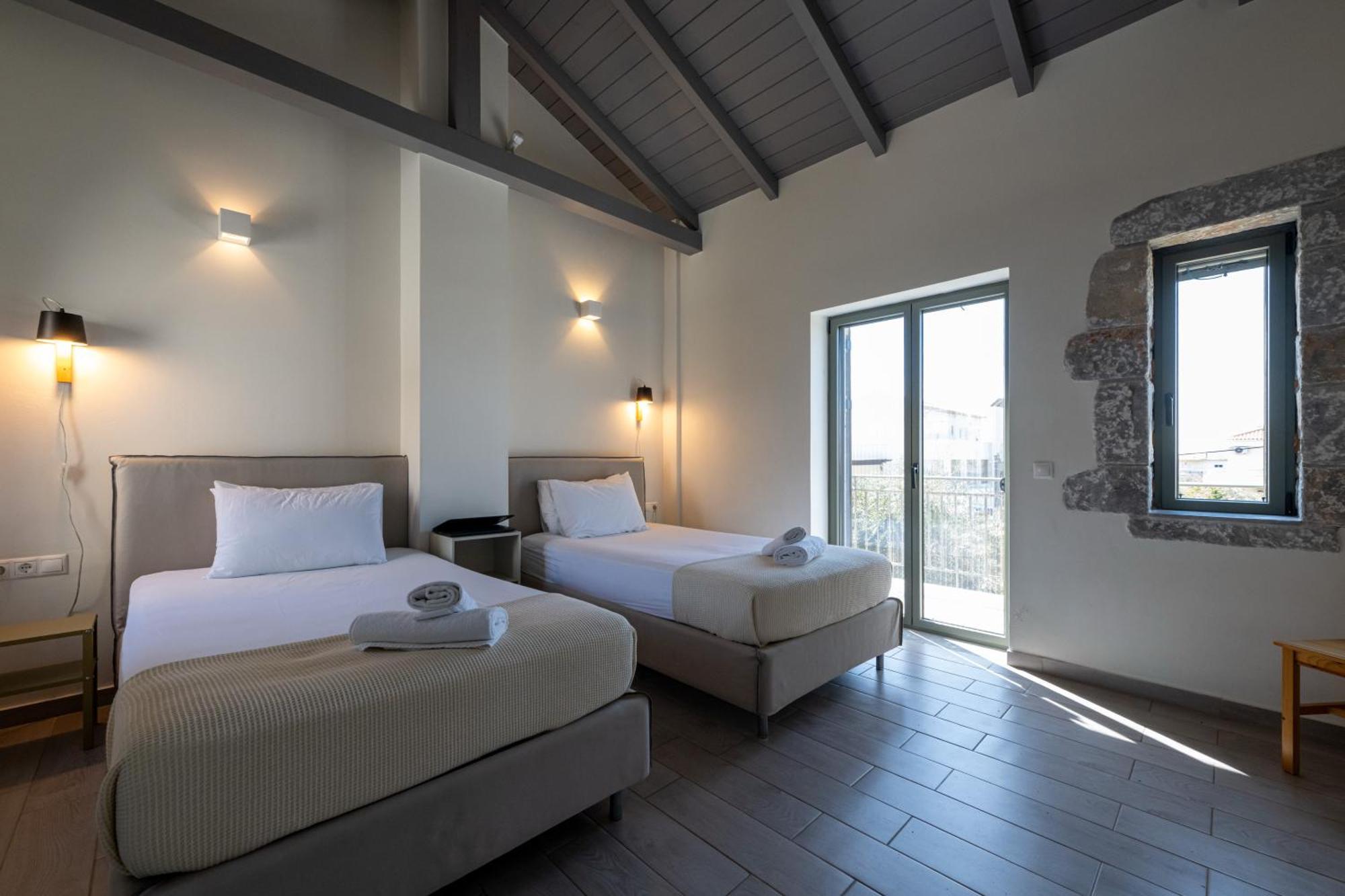 Villa Torri Di Pietra à Stoúpa Extérieur photo