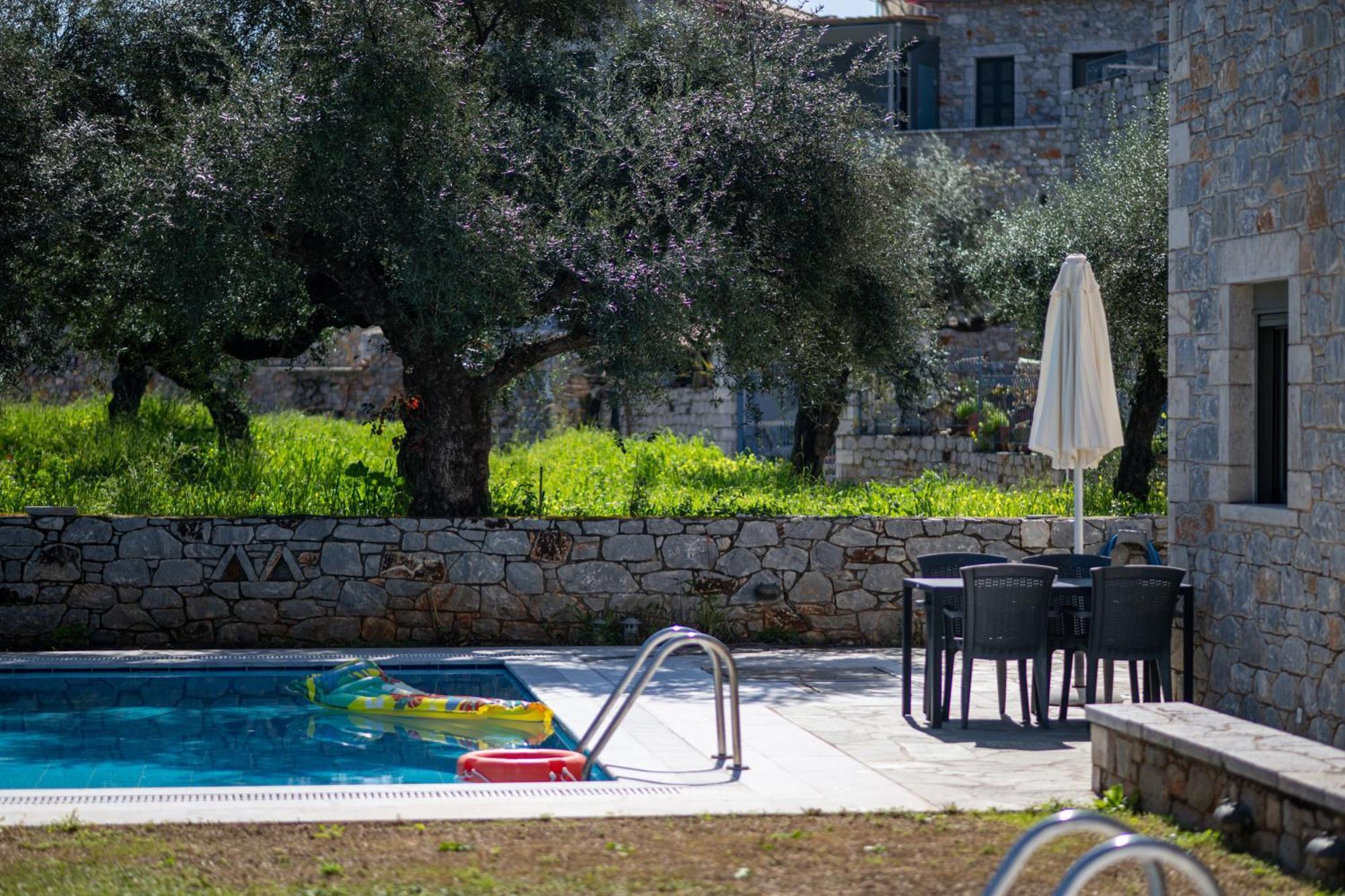 Villa Torri Di Pietra à Stoúpa Chambre photo