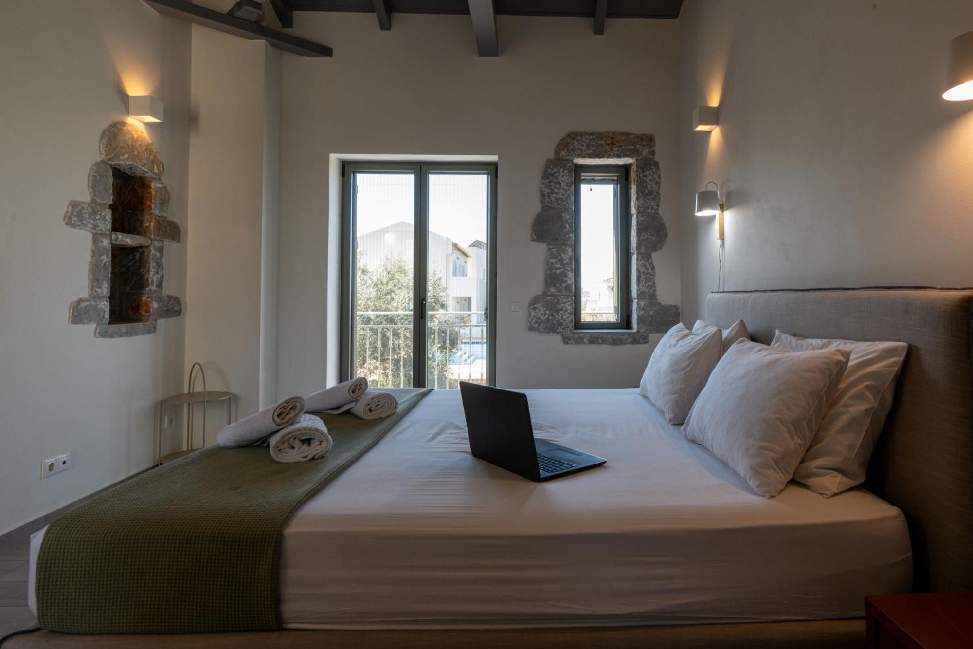 Villa Torri Di Pietra à Stoúpa Extérieur photo